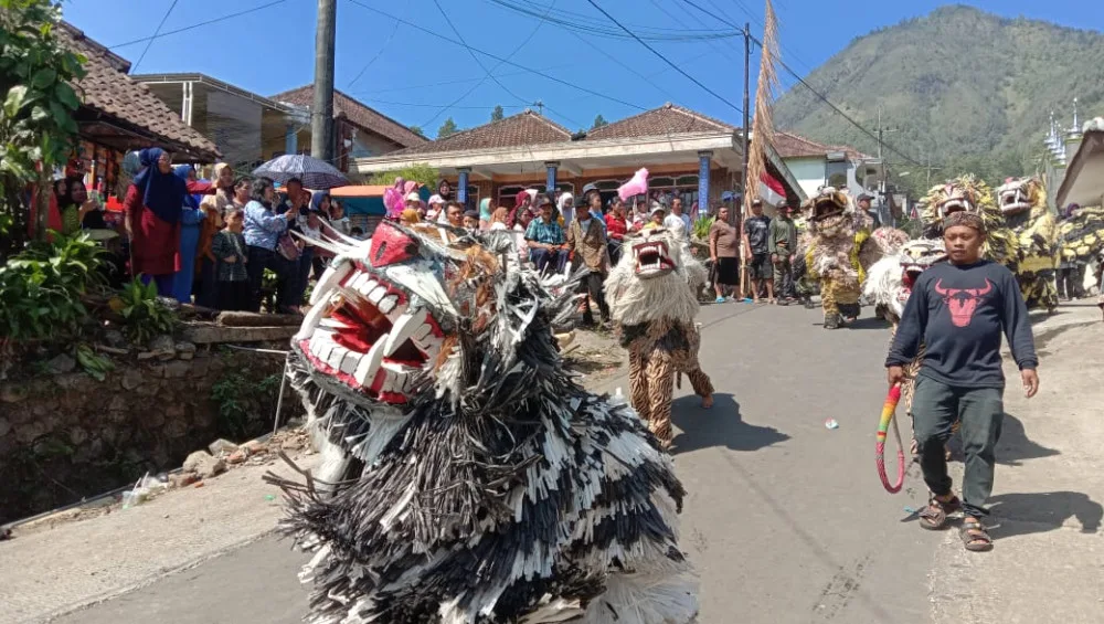 Peresmian Jalan Dusun Tuyomerto Dan Gebyar Seni Selamatan Desa Pesanggrahan Ke 166